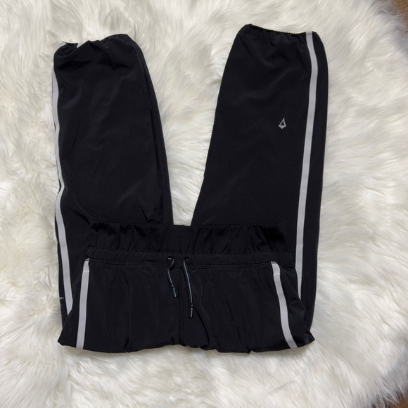 Ivivva Get Your Move On Cropped Joggers Black - Picture 1 of 3